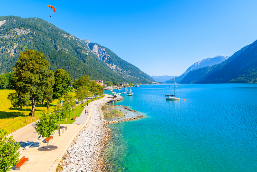 Shore,Of,Beautiful,Achensee,Lake,On,Sunny,Summer,Day,With