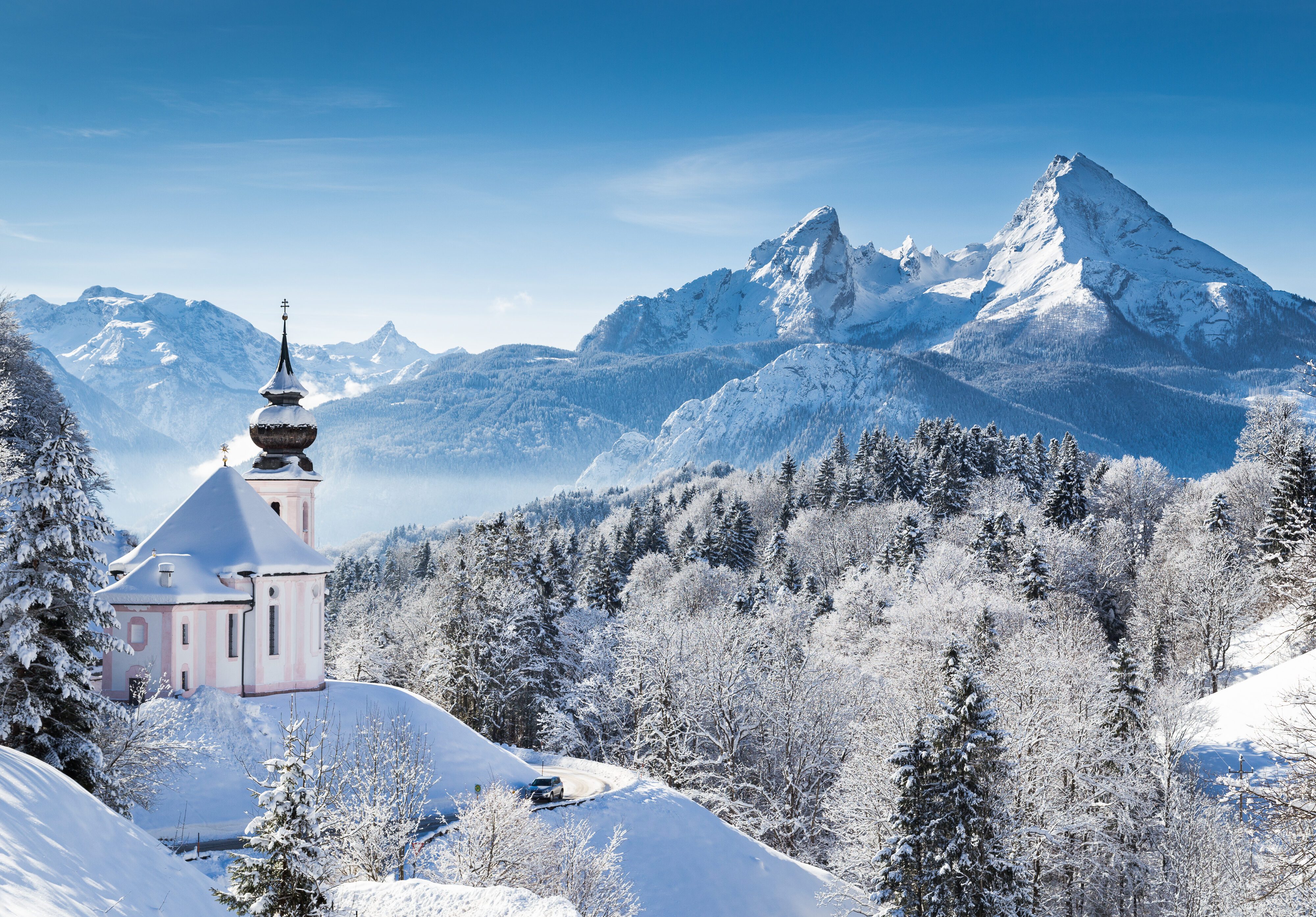 Panoramic,View,Of,Beautiful,Winter,Wonderland,Mountain,Scenery,In,The