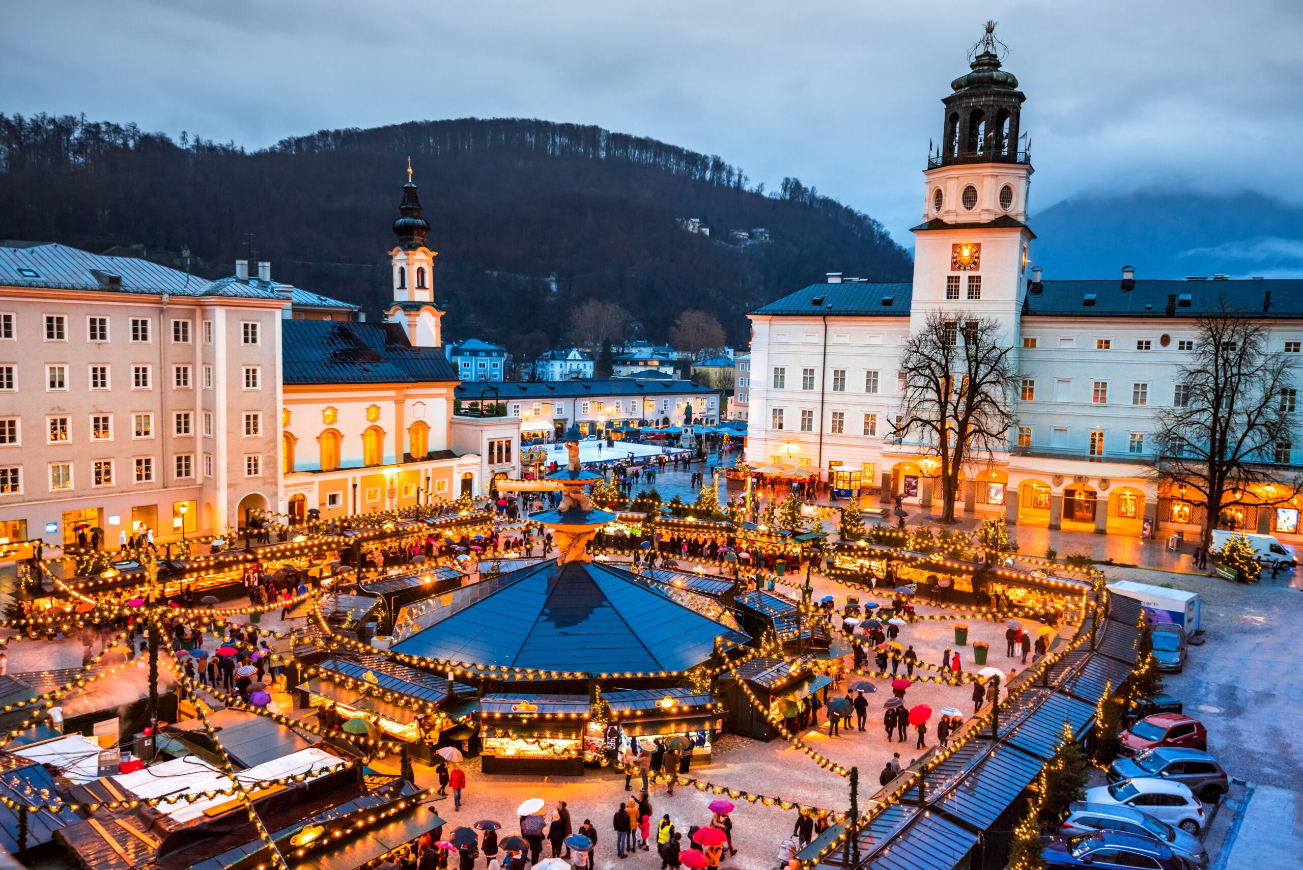 Salzburg,,Austria.,Christmas,Market,At,Cathedral,Square,,Origins,Of,Christkindlmarkt