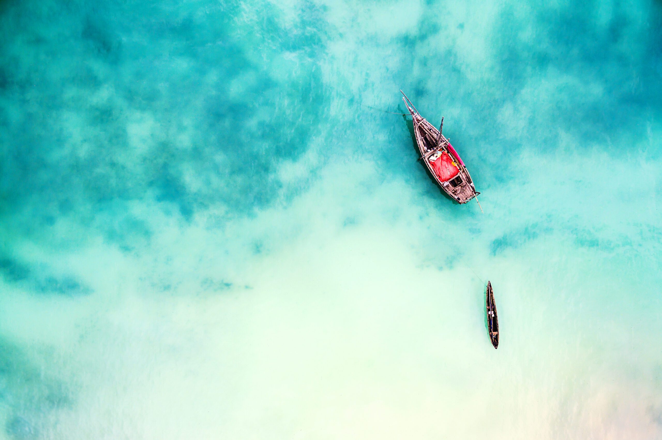 Boat,And,Ship,In,Beautiful,Turquoise,Ocean,Near,An,Island,